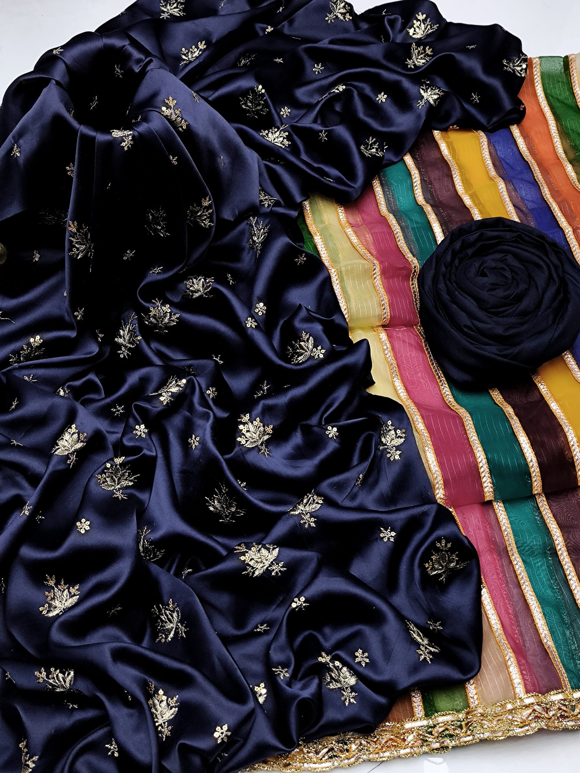 3-PC New Shamoz Silk zari libaas 3-PC New Shamoz Silk zari libaas