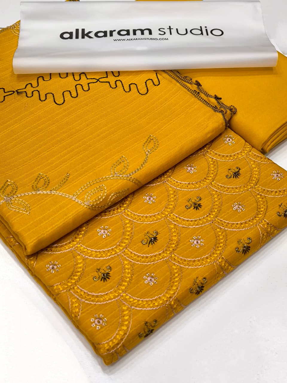 3-PC Alkaram Dhanak Wool - Image 5