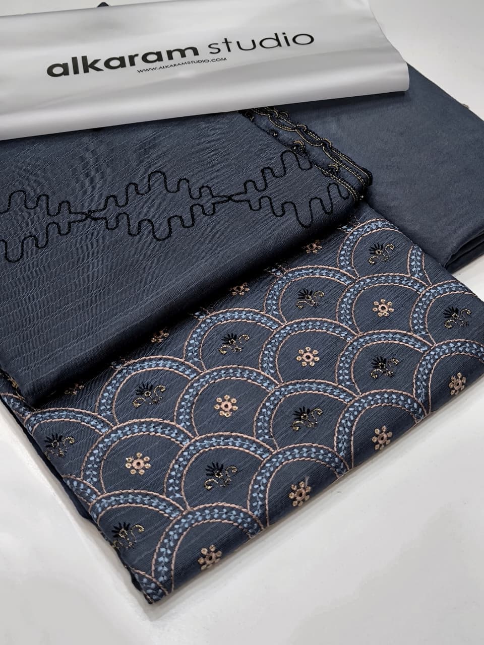 3-PC Alkaram Dhanak Wool - Image 9