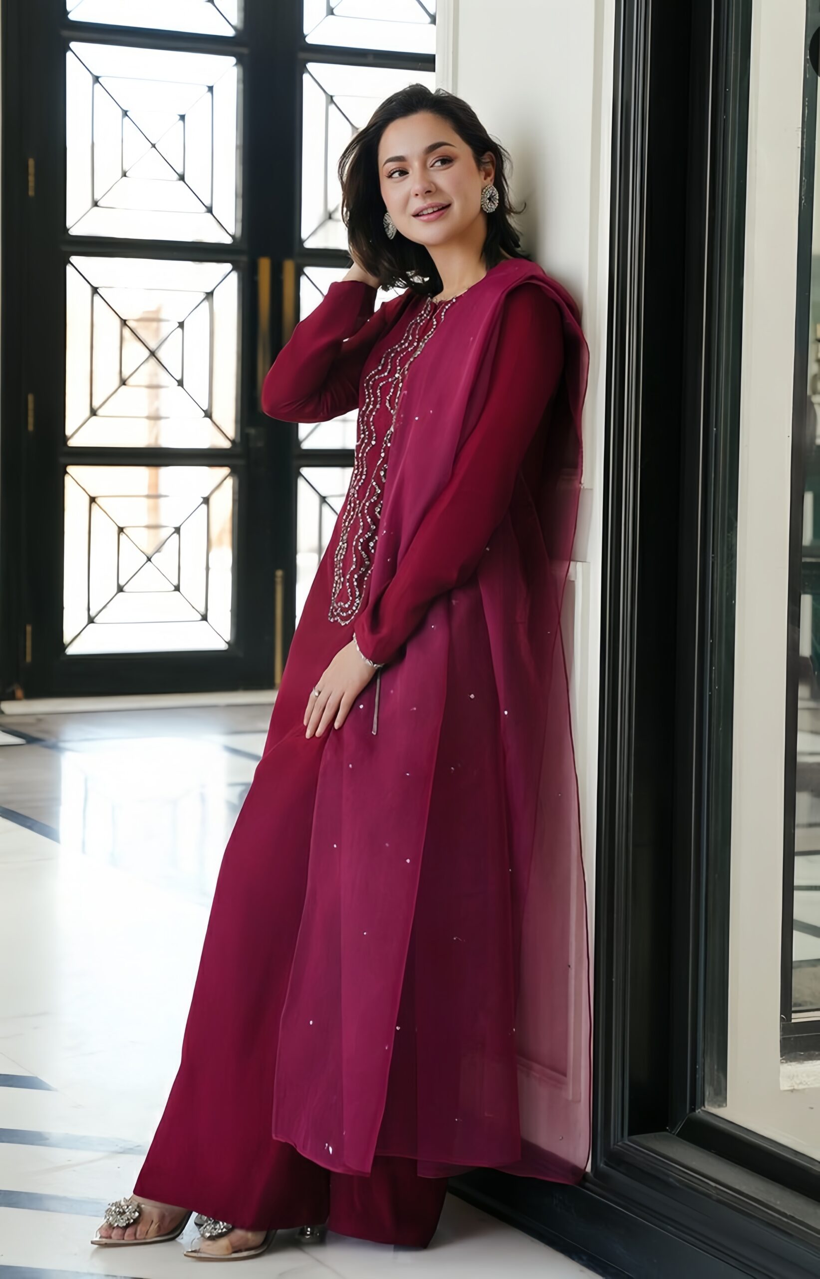 hania amir top demanding dress hania amir top demanding dress