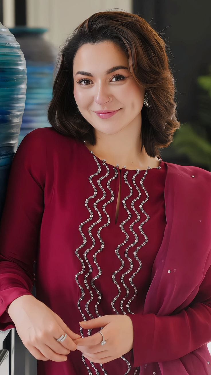 hania amir top demanding dress hania amir top demanding dress